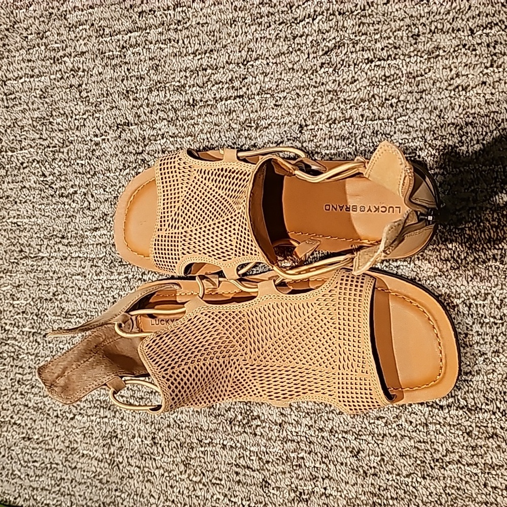 NEW textured Lucky sandles